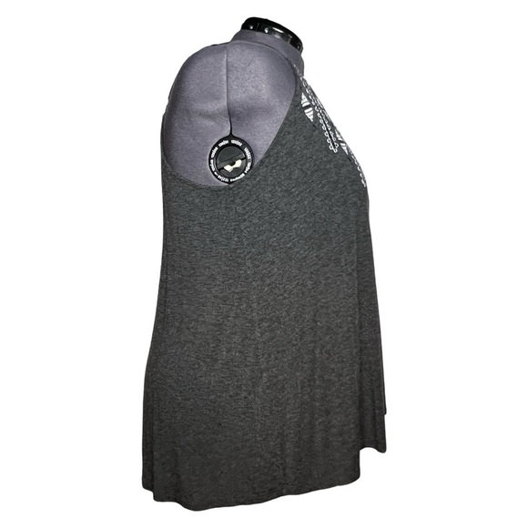 Torrid Gray Swing Knit Cami/Tank with White Embroidery Accent (Size 3) - Picture 2 of 6